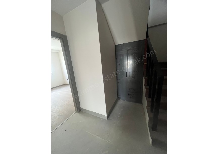 Bostancı’da 160 m² Net 3+2 Dubleks   Çift Girişli (Üst Kat Ayrı Giriş) Kaçırılmayacak Fırsat!