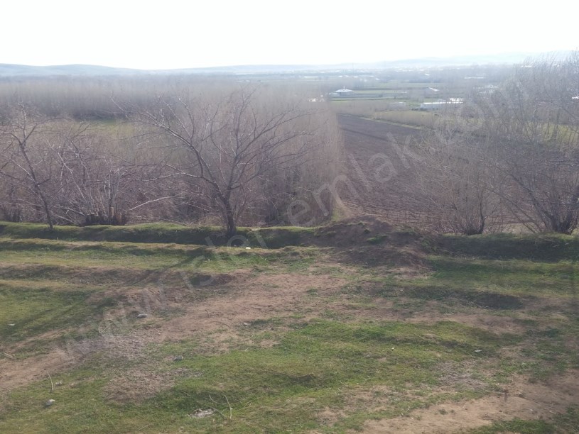 SATILIK YUKARI ÇINARLI İKİ KATLI EV HASTAHANE AŞAĞISI GÜNEY YAKIN