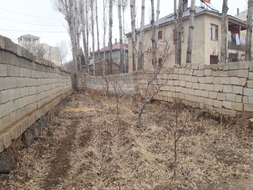 SATILIK.BAHÇELI.EV.ARSA.