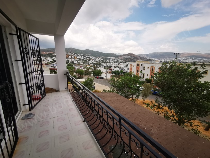 ŞENOL EMLAKTAN BODRUM BİTEZDE KİRALIK DAİRE
