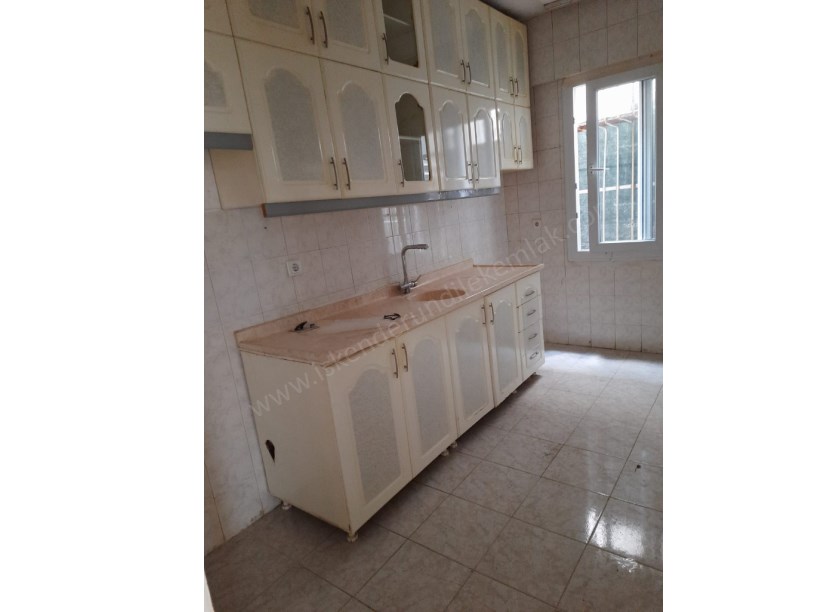 dilara sitesi  palmiye hastyakın okui ve semt pazarı cıvarıda kiralık daire