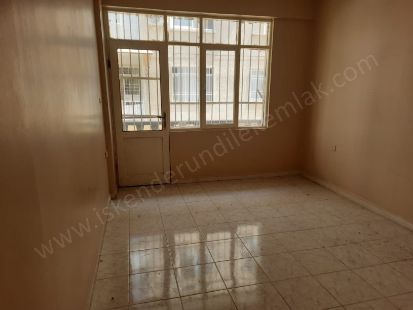 dilara sitesi  palmiye hastyakın okui ve semt pazarı cıvarıda kiralık daire