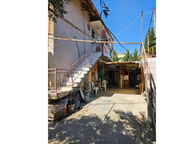 MENEMEN EMİRALEM DEGİRMEN DEREDE SATILIK KÖY EVİ