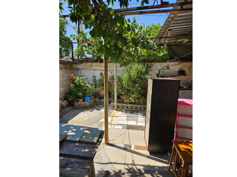MENEMEN EMİRALEM DEGİRMEN DEREDE SATILIK KÖY EVİ