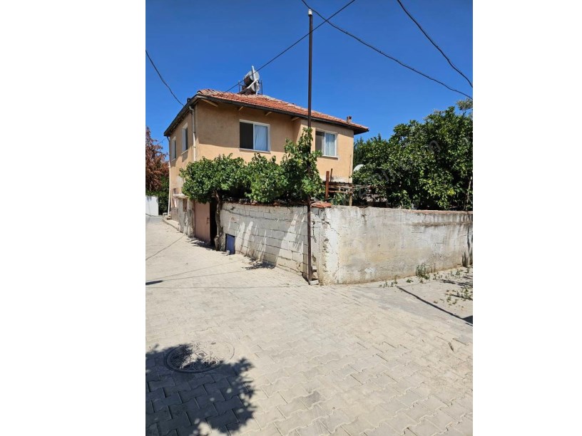 MENEMEN EMİRALEM DEGİRMEN DEREDE SATILIK KÖY EVİ