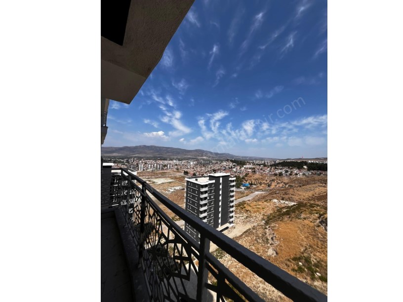 Atatürk Mah. Havuzlu site içerisinde 2+1 satılık sıfır daire