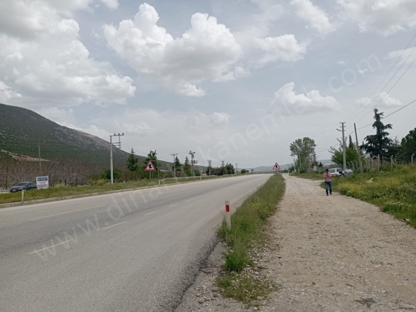 DİKİCİ KÖYÜNDE YATIRIMLIK TARLA