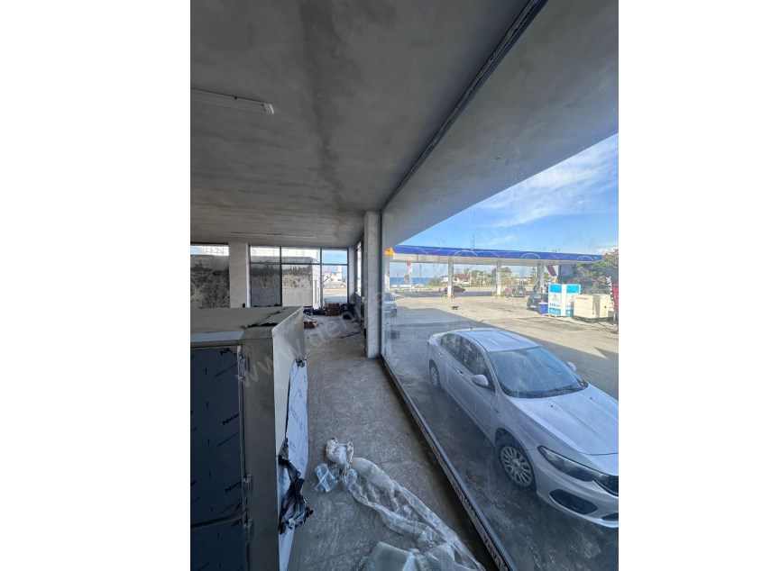 ARSUZ  DİVA OTEL ÇAPRAZI ÖNCEL PETROL ARKASINDA SATILIK 280 M2 ÜST 280 M2 BODRUMLU DÜKKAN SATILIK