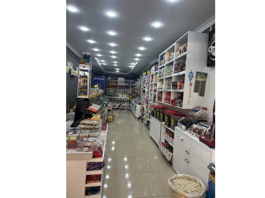 ARSUZ KARAAĞAÇ ŞARKONAK MAHALESİNDE ARSUZ YOLUNA SIFIR SATILIK 85m2 DÜKKAN 