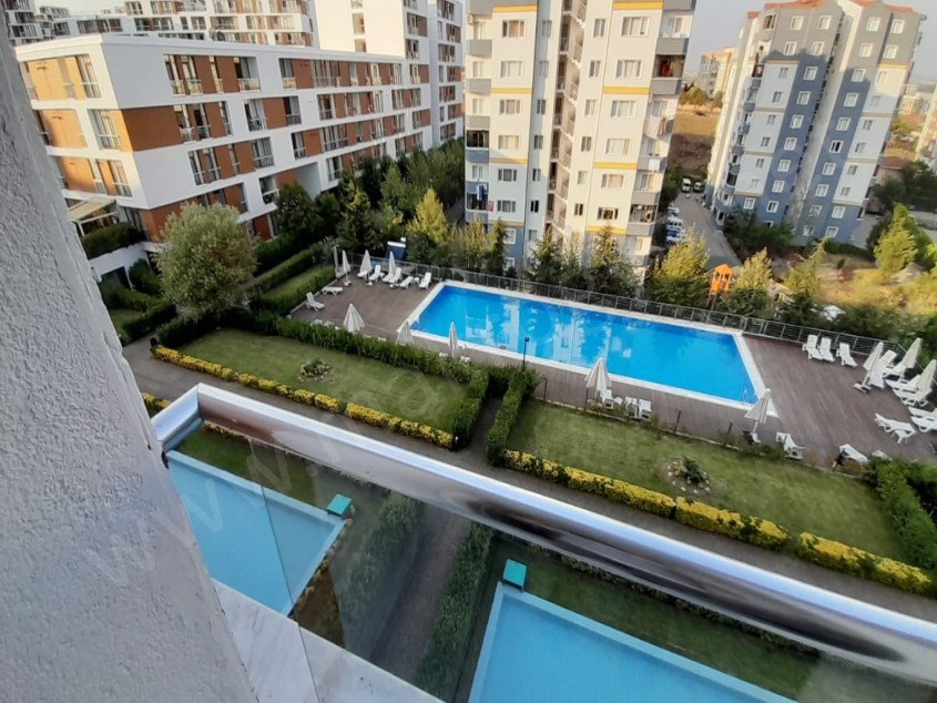 KONSEPT DE HAVUZ MANZARALI SATILIK 1+1 EŞYALI DAİRE