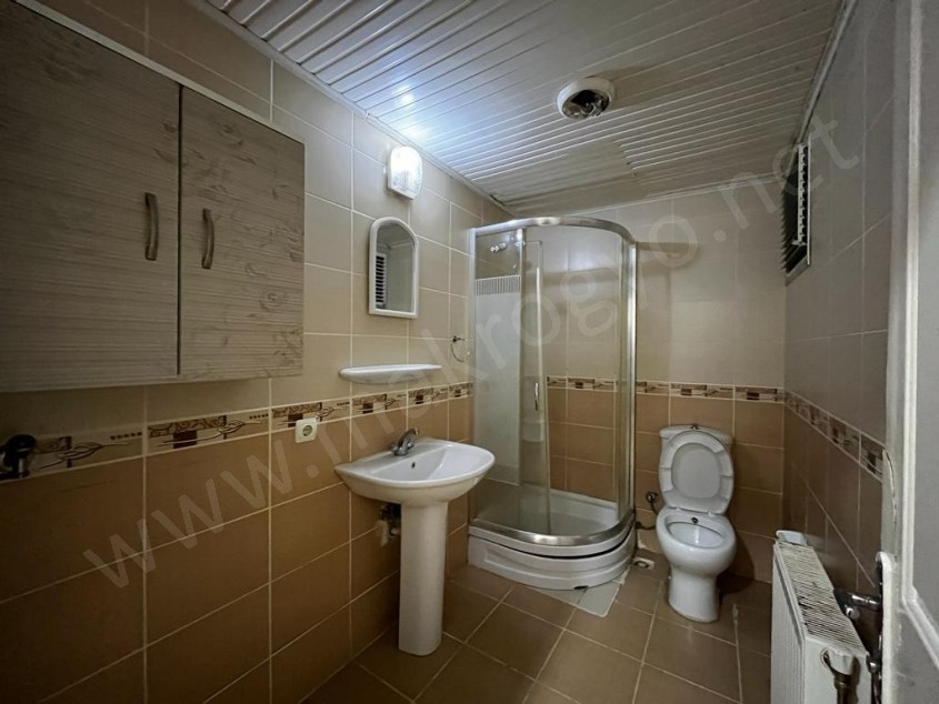 KURTKÖY İBB MESKEN KONUTLARINDA HİLAL KONUTLARINA KOMŞU ARA KAT GÜNEY DOĞU CEPHE