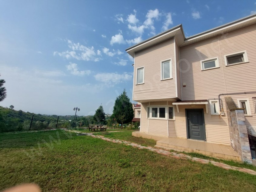 KOCAELİ KARTEPEDE DOĞA İLE İÇ İÇE SATILIK 5+2 VİLLA