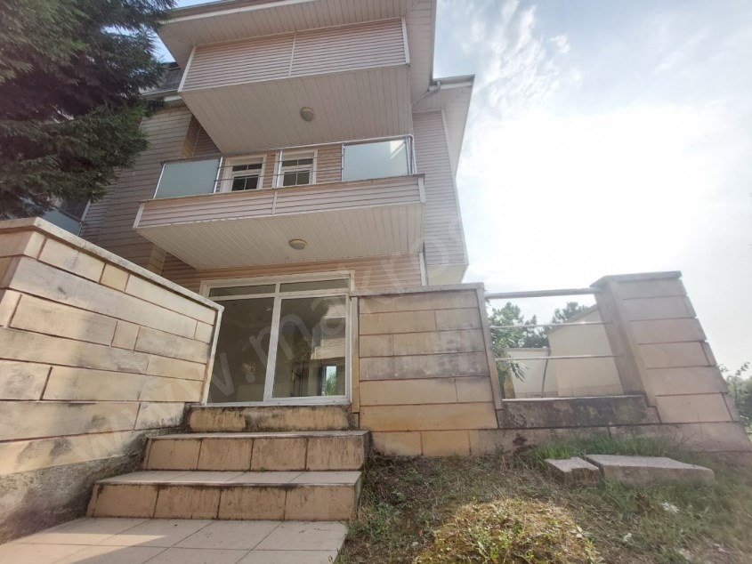 KOCAELİ KARTEPEDE DOĞA İLE İÇ İÇE SATILIK 5+2 VİLLA
