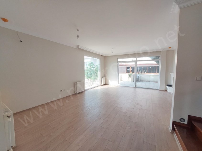 KOCAELİ KARTEPEDE DOĞA İLE İÇ İÇE SATILIK 5+2 VİLLA