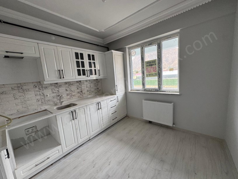 OLTU YASİNHAŞİMOĞLU MAHALLESİ GELKUR VİZYON EVLERİ SATILIK 3+1 ZEMİN KAT