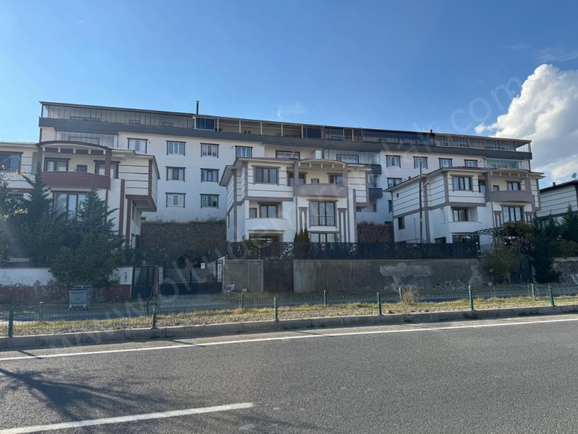 YASİNHAŞİMOĞLU MAH VİLLALAR MEVKİİ  TAVŞANTEPE KONUTLARI A BLOK 4+1 SATILIK DAİRE