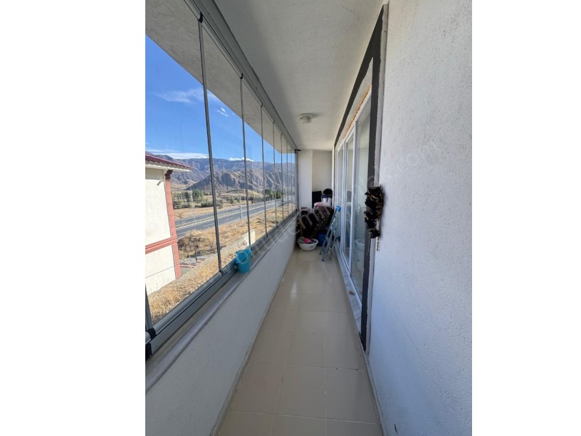 YASİNHAŞİMOĞLU MAH VİLLALAR MEVKİİ  TAVŞANTEPE KONUTLARI A BLOK 4+1 SATILIK DAİRE