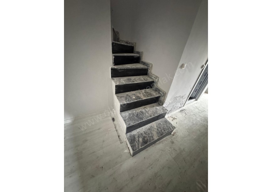 OLTU ŞEHİTLER MAHALLESİ MUSTAFA DOĞAN İNŞAAT SATILIK DUBLEKS 