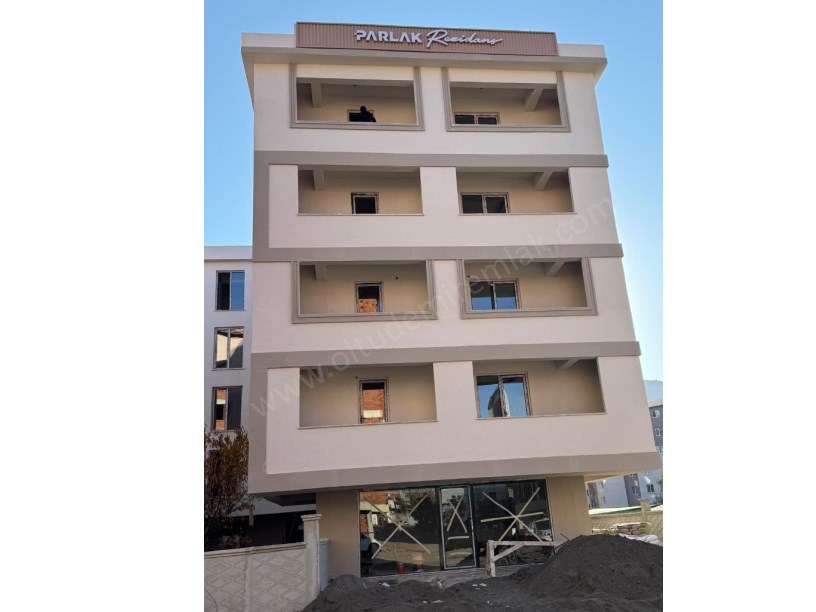 YASİNHAŞİMOĞLU MAH. İMAM HATİP LİSESİ KARŞISI PARLAK REZİDANS SATILIK 1+1 DAİRE