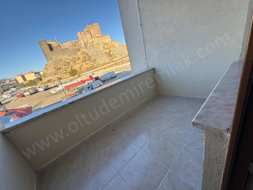 ŞEHİTLER MAH . LCW MAĞZASI ÜSTÜ 4. KAT 3+1 SATILIK DAİRE