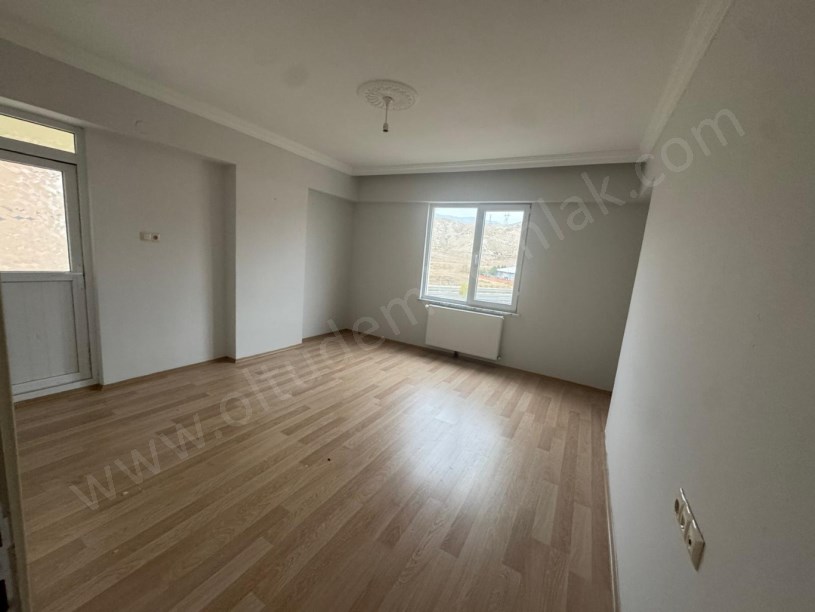 YASİN HAŞİMOĞLU MAHALLESİ YILDIZ EVLER SİTESİ 1. ETAP B BLOK 5. KAT SATILIK 3+1 DAİRE