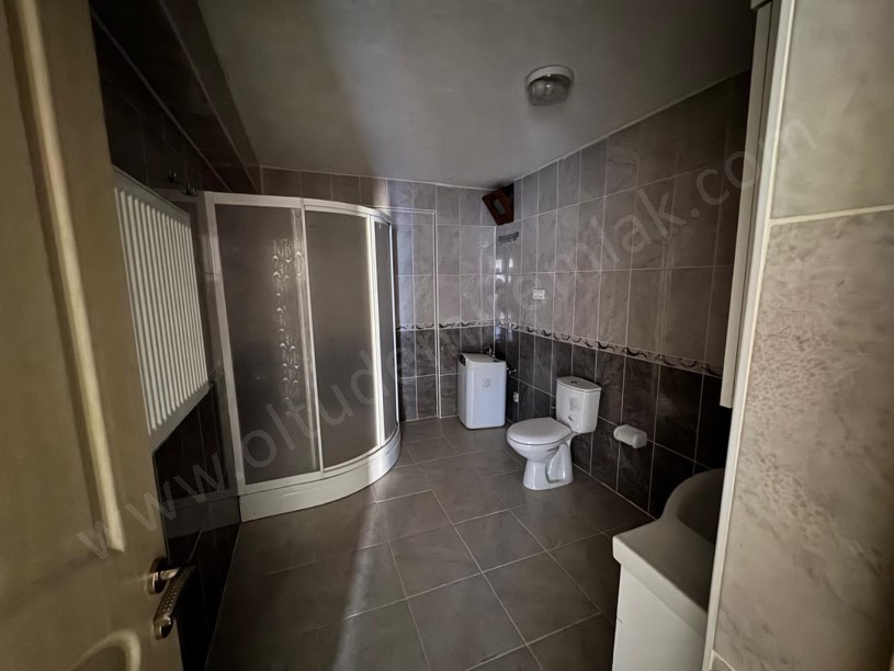 ŞEHİTLER MAH LCW MAĞZASI ÜSTÜ 4. KAT 3+1 SATILIK DAİRE