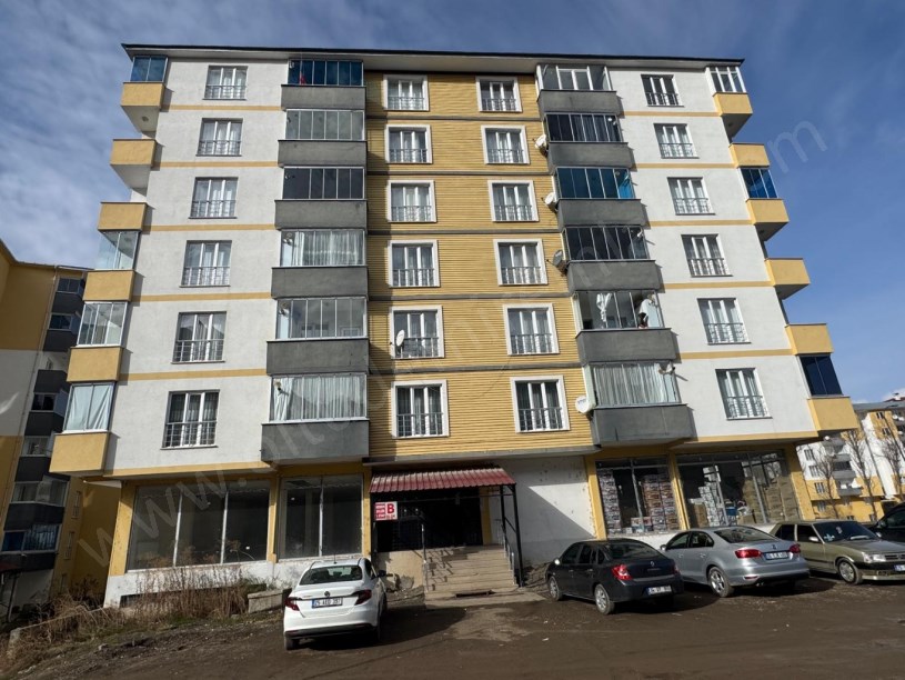 KEREM EVLER SİTESİ B BLOK 1. KAT SATILIK 3+1 DAİRE