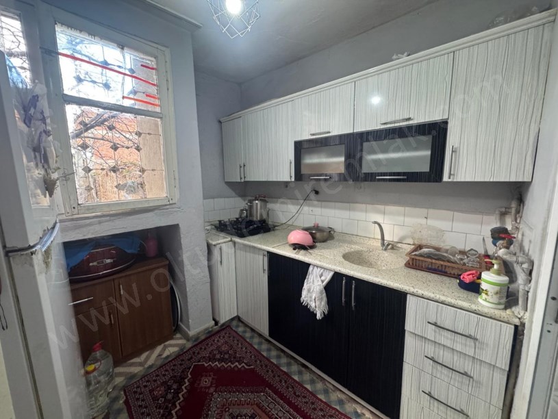 ASLANPAŞA MAH .OKULLAR CADDESİSATILIK MÜSTAKİL BAHÇELİ EV