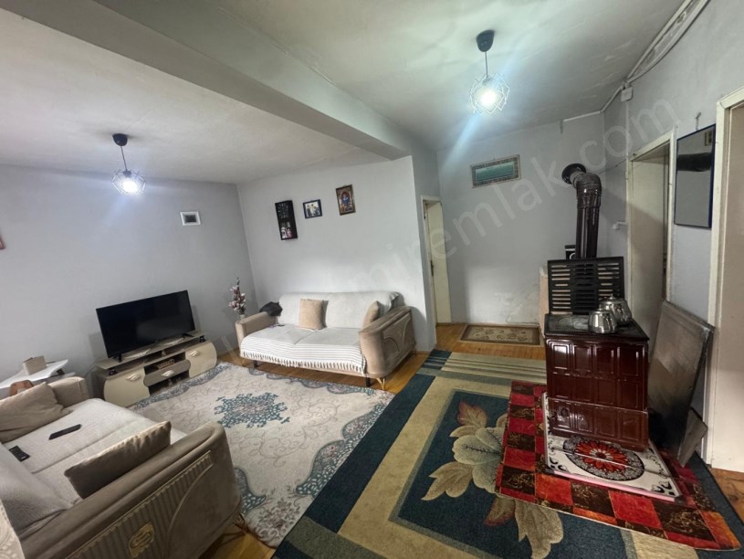 ASLANPAŞA MAH .OKULLAR CADDESİSATILIK MÜSTAKİL BAHÇELİ EV