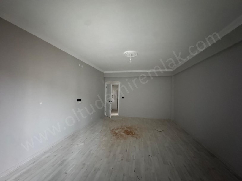 ŞEHİTLER MAH KEREM EVLER ARKASI MMD İNŞAAT B BLOK 1.KAT SATILIK DAİRE
