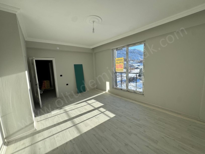 OLTU ŞEHİTLER MAHALLESİ MMD SİYAH İNCİ 4. KAT 3+1 SATILIK DAİRE