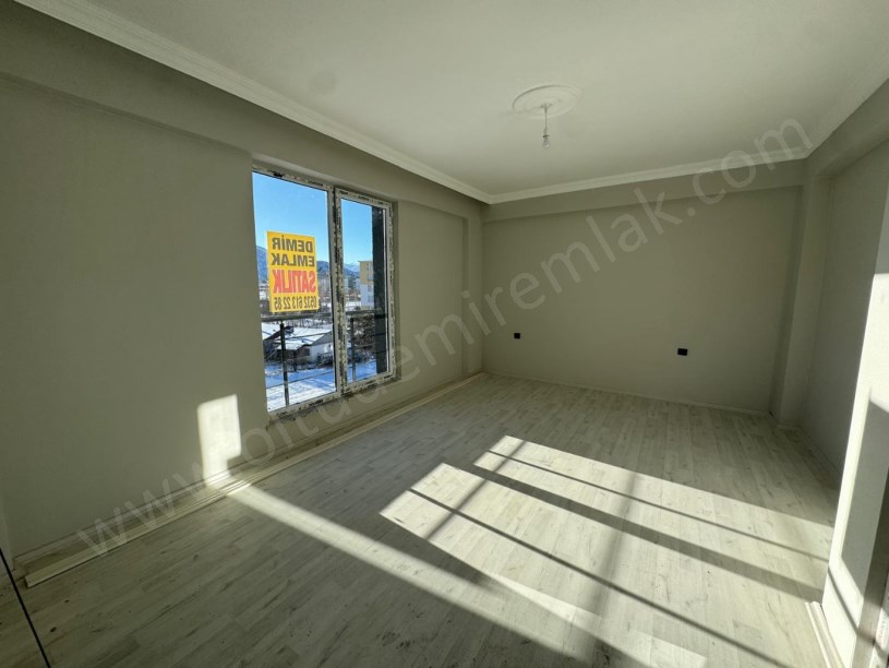 OLTU ŞEHİTLER MAHALLESİ MMD SİYAH İNCİ 4. KAT 3+1 SATILIK DAİRE