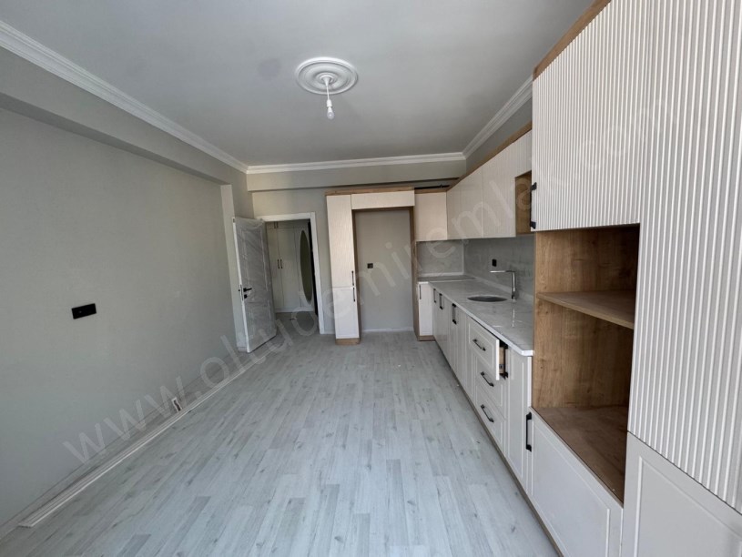 OLTU ŞEHİTLER MAHALLESİ MMD SİYAH İNCİ 4. KAT 3+1 SATILIK DAİRE