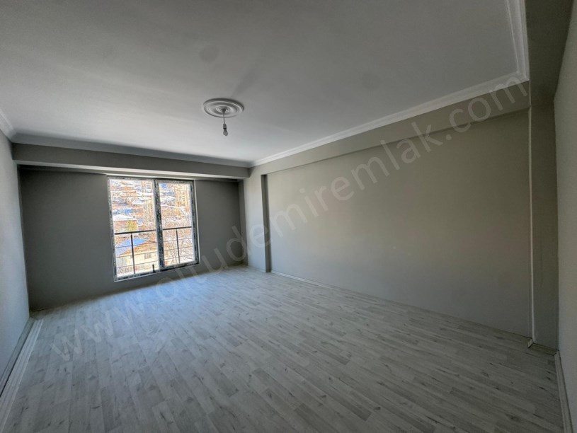 OLTU ŞEHİTLER MAHALLESİ MMD SİYAH İNCİ 4. KAT 3+1 SATILIK DAİRE