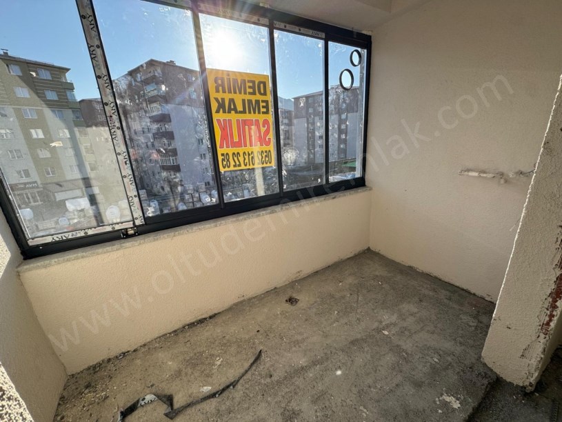 YASİNHAŞİMOĞLU MAH. PARLAK REZİDANS 1. KAT 1+1 SATILIK DAİRE