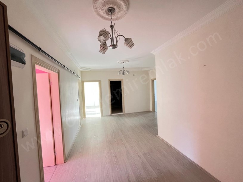 ŞEHİTLER MAHALLESİ KEREM EVLER SİTESİ D BLOK 5. KAT SATILIK DAİRE