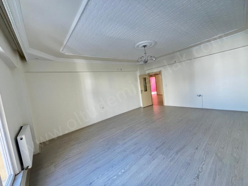 ŞEHİTLER MAHALLESİ KEREM EVLER SİTESİ D BLOK 5. KAT SATILIK DAİRE