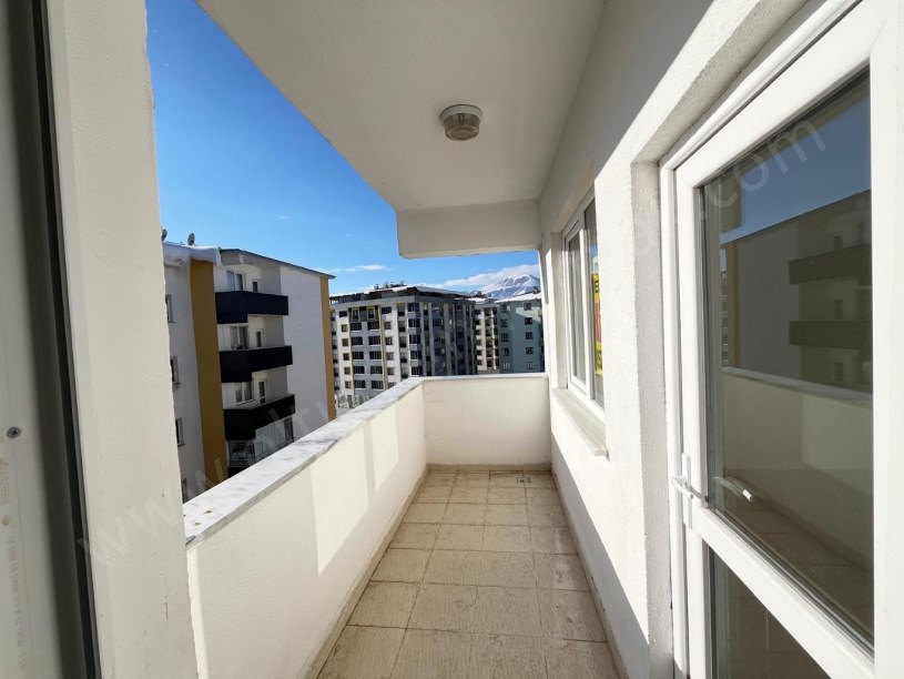 ŞEHİTLER MAHALLESİ KEREM EVLER SİTESİ D BLOK 5. KAT SATILIK DAİRE