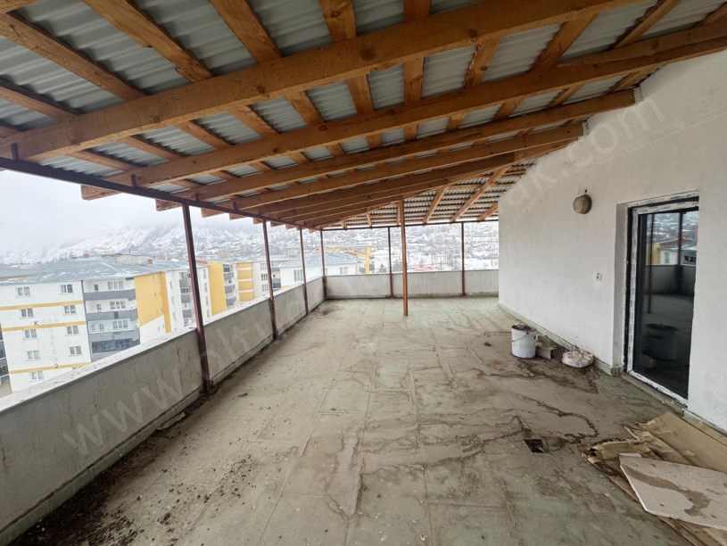 ŞEHİTLER MAH. AK ZİRVE İNŞAAT 5+1 SATILIK DUBLEKS