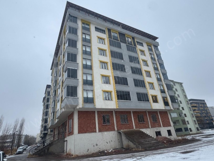 ŞEHİTLER MAH. AK ZİRVE İNŞAAT 5+1 SATILIK DUBLEKS