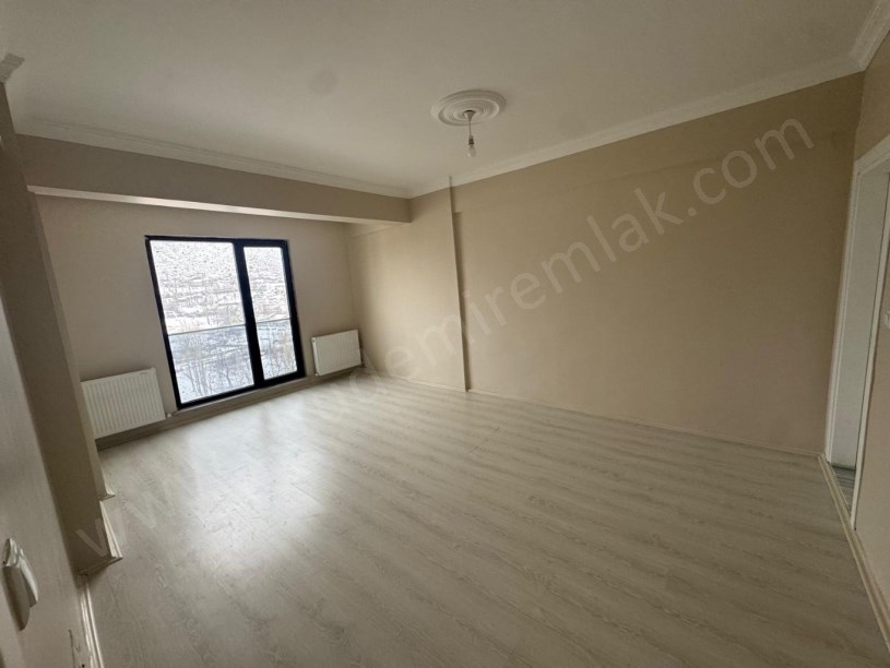 ŞEHİTLER MAH. AK ZİRVE İNŞAAT 5+1 SATILIK DUBLEKS