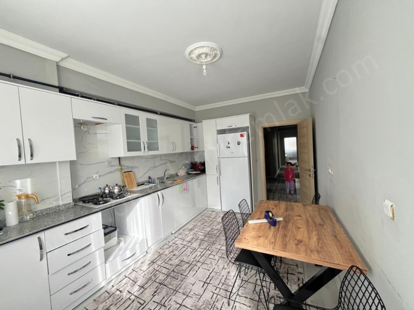 YASİNHAŞİMOĞLU MAH VAROL APARTMANI 1. KAT 4+1 SATILIK DAİRE