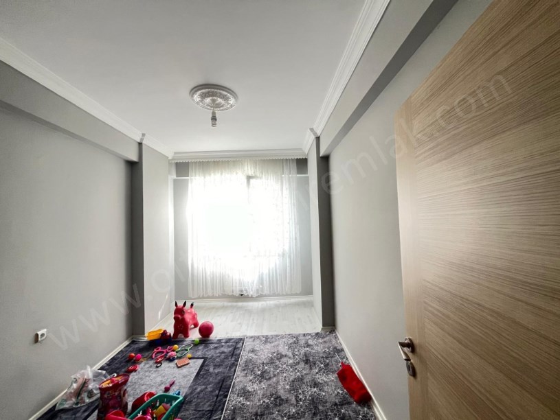 YASİNHAŞİMOĞLU MAH VAROL APARTMANI 1. KAT 4+1 SATILIK DAİRE