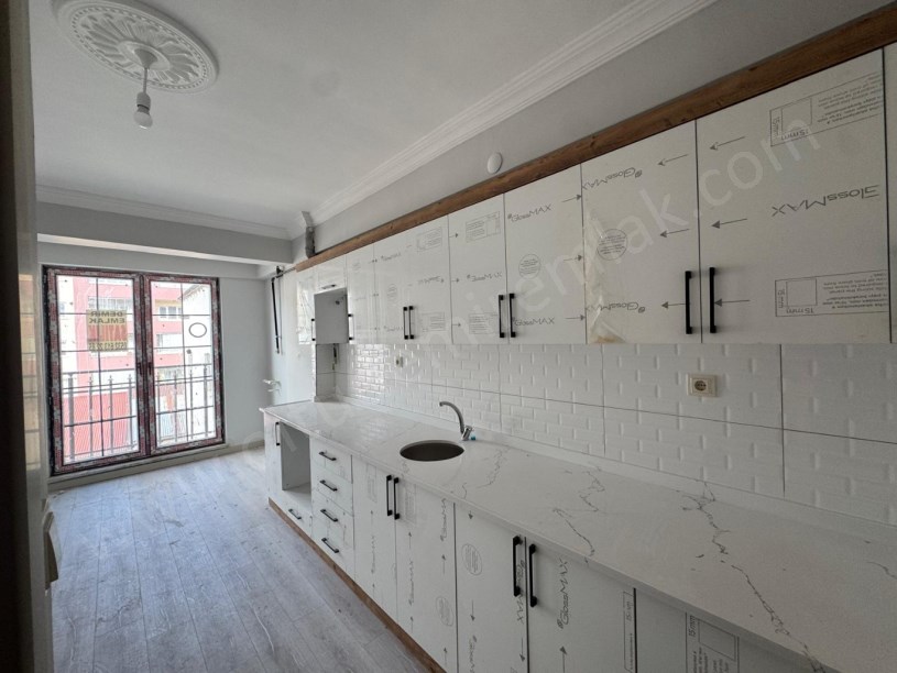 CUMHURİYET MAH.25 MART PARK KARŞISI EMİN REZİDANS 4. KAT 2+1 SATILIK DAİRE