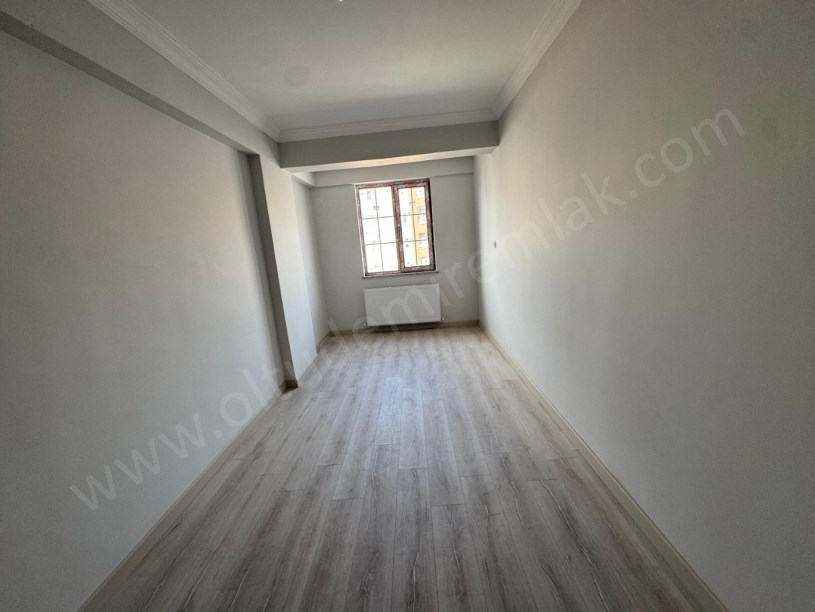 CUMHURİYET MAH.25 MART PARK KARŞISI EMİN REZİDANS 4. KAT 2+1 SATILIK DAİRE