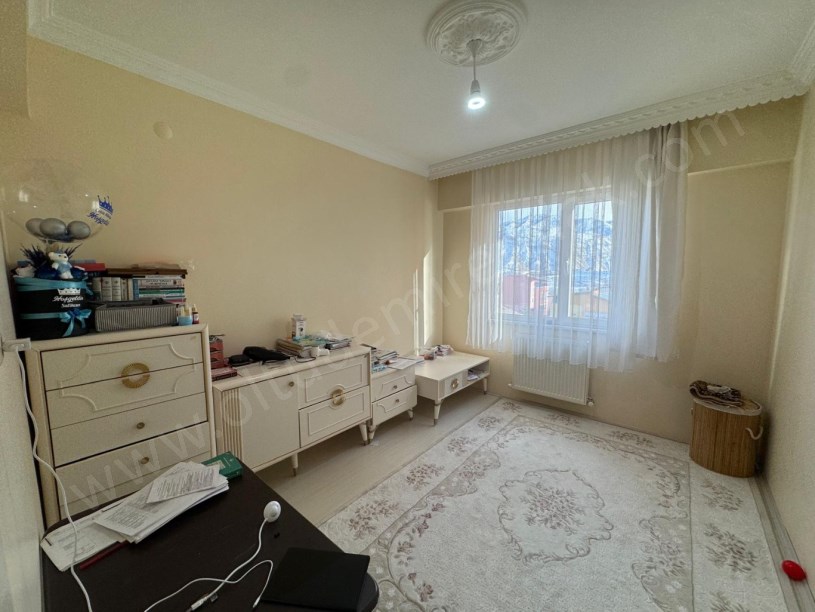 KONAK EVLER SİTESİ B BLOK 4. KAT 3+1 SATILIK DAİRE