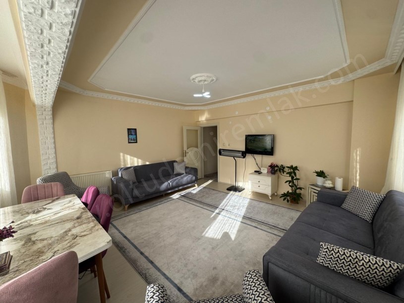 KONAK EVLER SİTESİ B BLOK 4. KAT 3+1 SATILIK DAİRE