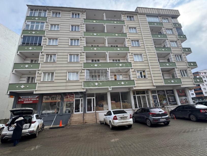 ŞEHİTLER MAH. CEYLAN İNŞAAT 2   4. KAT  3+1 SATILIK DAİRE