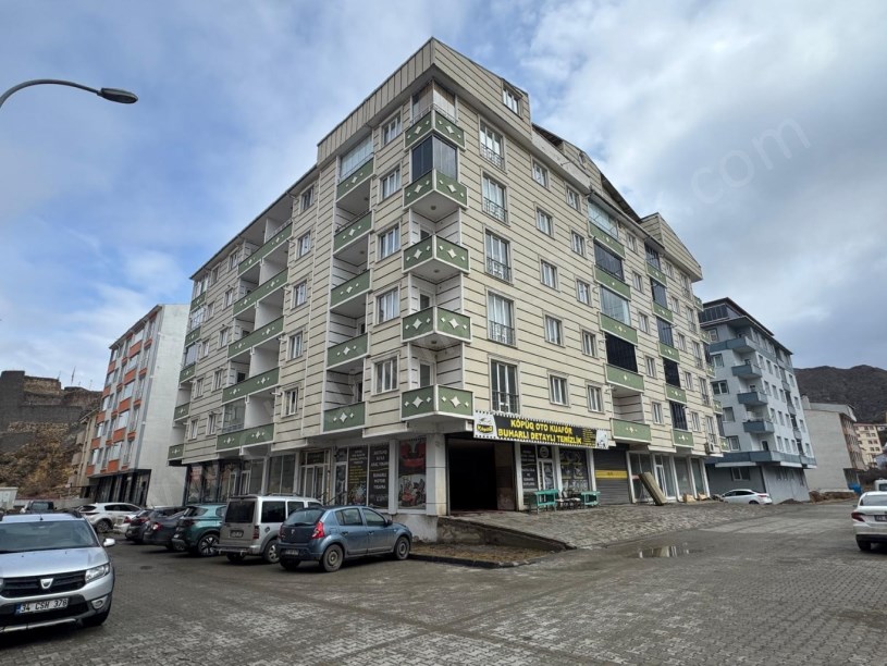 ŞEHİTLER MAH. CEYLAN İNŞAAT 2   4. KAT  3+1 SATILIK DAİRE