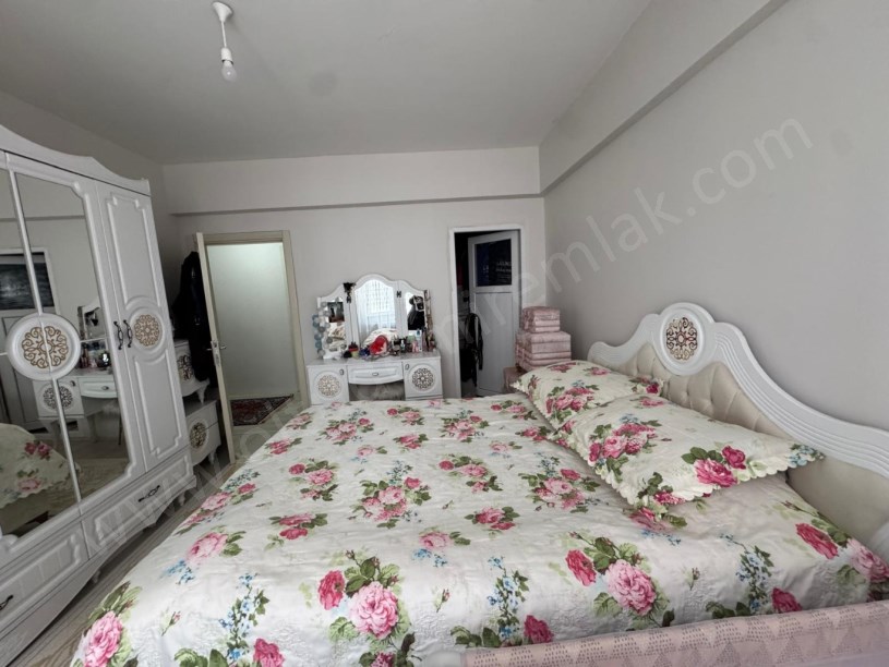 YASİNHAŞİMOĞLU MAH. GANİOĞLU SİTESİ D BLOK 2. KAT SATILIK DAİRE